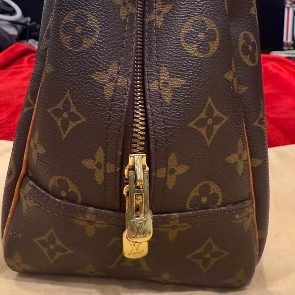 LOUIS VUITTON DEAUVILLE MONOGRAM BAG, TRAVEL BAG, MAKEUP BAG VERY DRY HANDLES - Picture 7 of 16